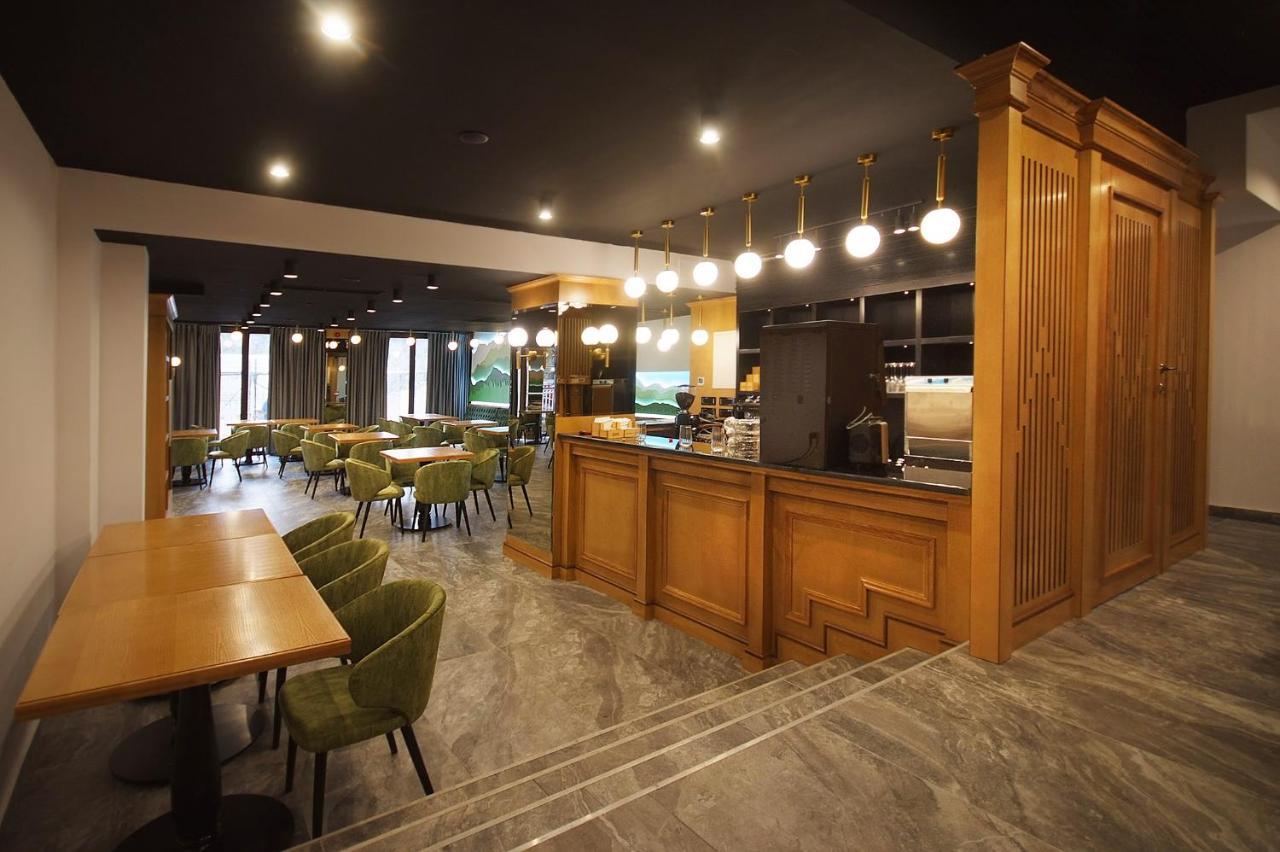 Complex Panoramic Hotell Slănic-Moldova Eksteriør bilde