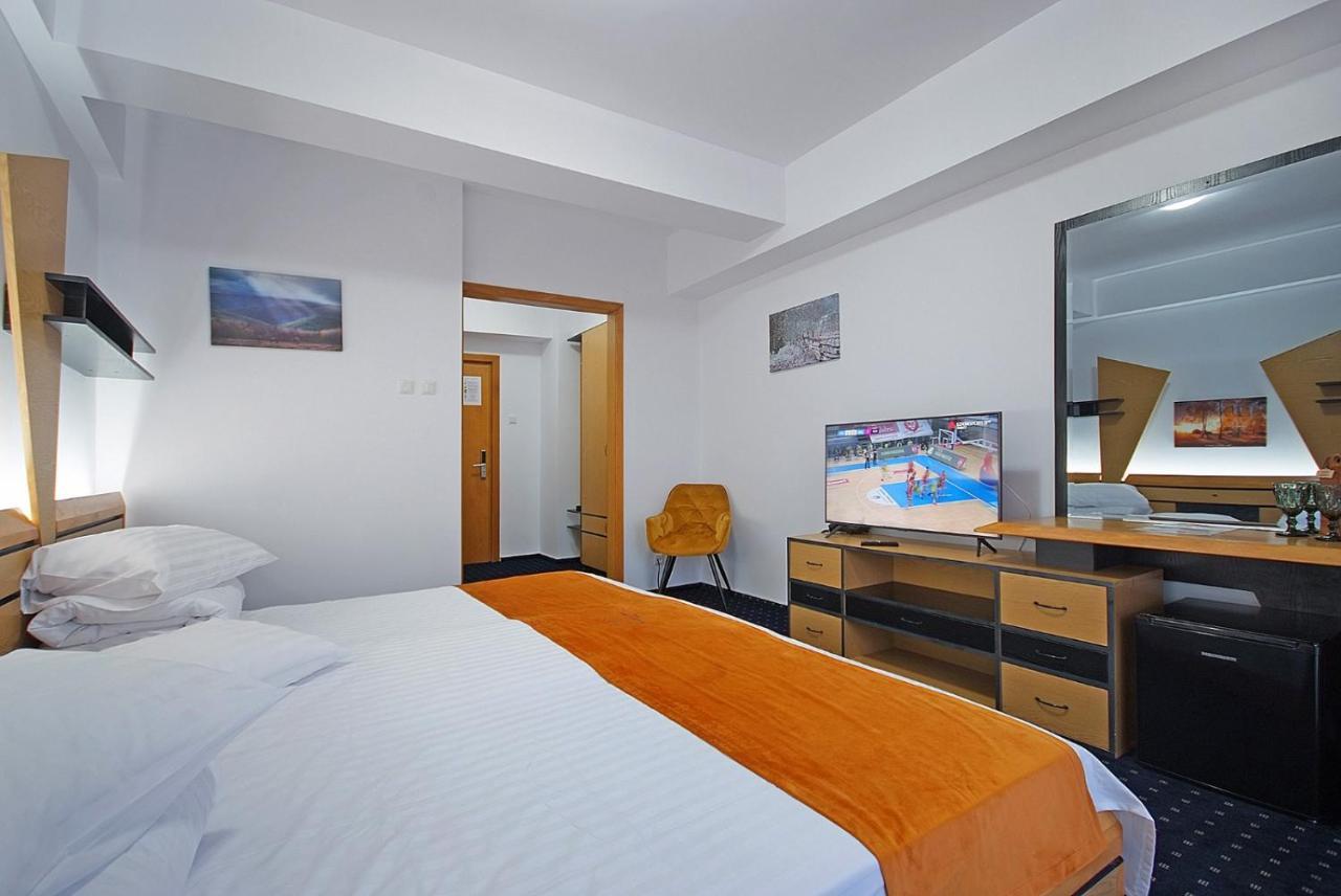 Complex Panoramic Hotell Slănic-Moldova Eksteriør bilde
